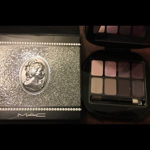 Mac Keepsakes Plum Eyeshadow Palette